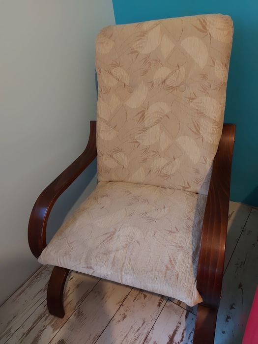 Fotel bujany w dobrym stabie