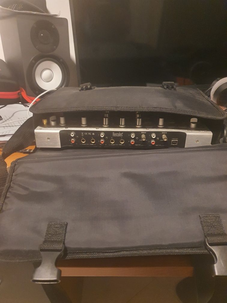 Mesa de mistura Hercules dj rmx