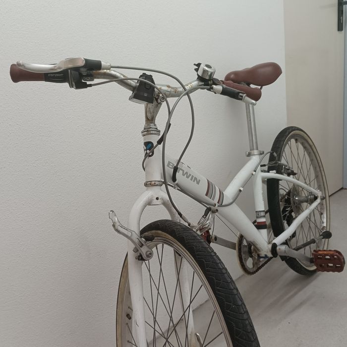 Duas bicicletas criança