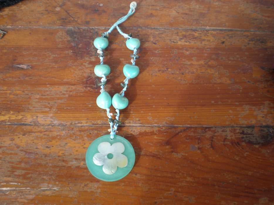 Colar verde