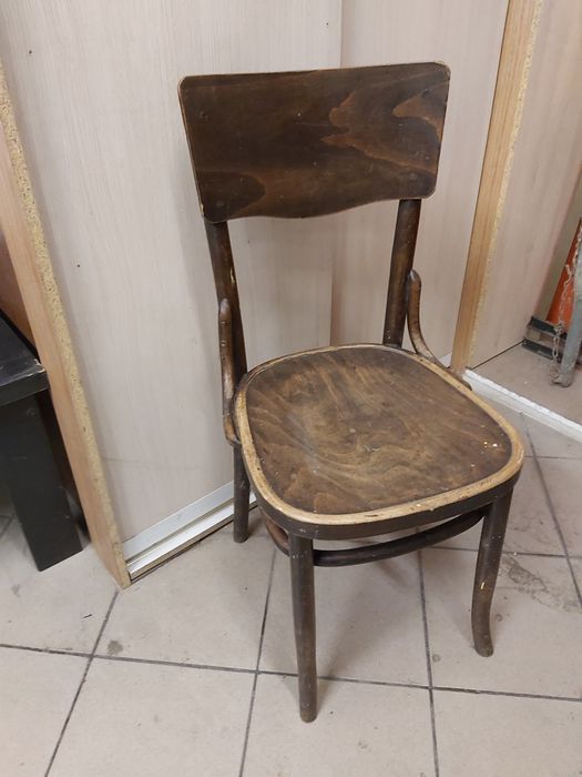 Stare gięte krzesło prawdopodobnie Radomsko
