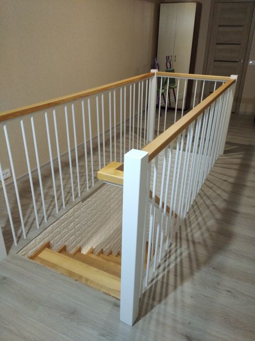 Сходи лофт металевий каркас сходів перила сходинки лестница драбина