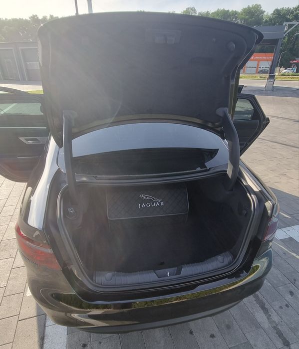 jaguar xf 2.0d 2017
