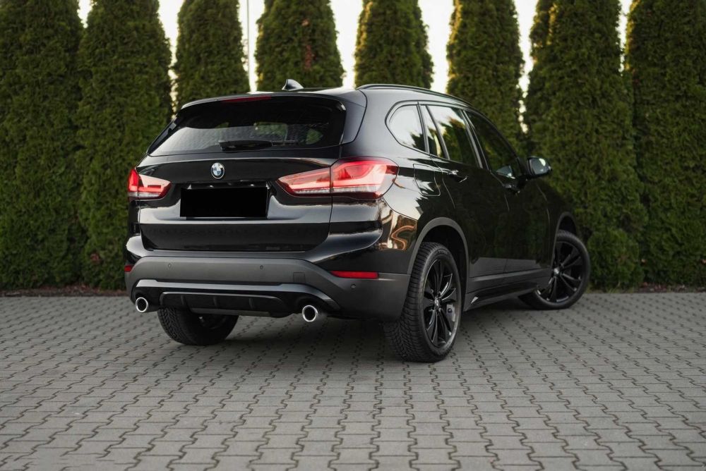 2020    BMW    X1