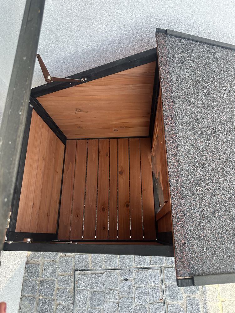 Casota de Madeira com Patio para caes