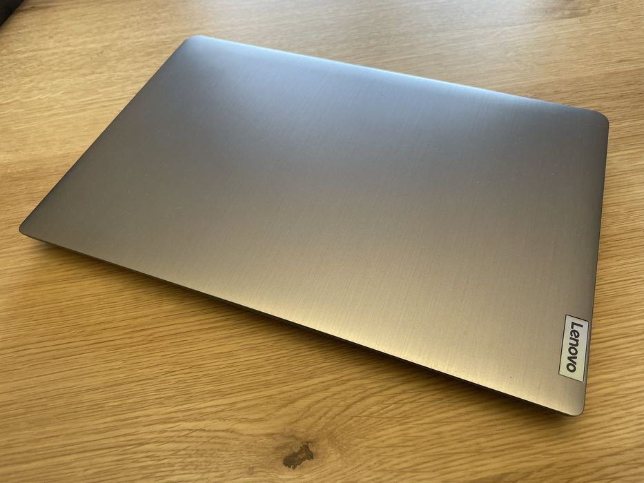 Portatil LeNovo Ideapad 3 15’ + Extras