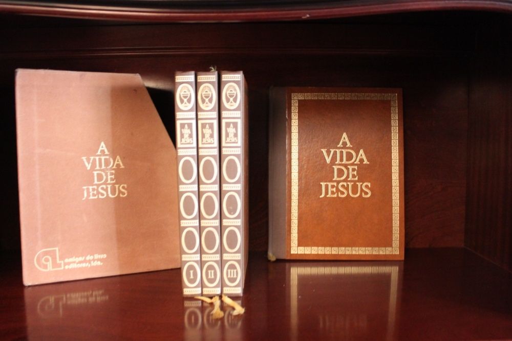 A Vida de Jesus// Raul Correia 4 Volumes