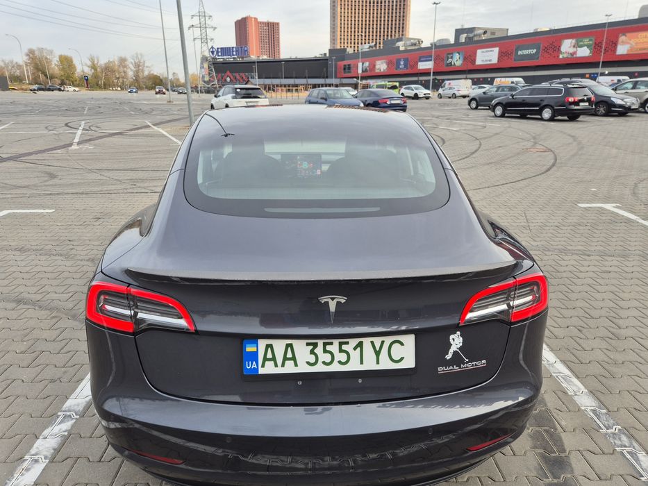 Продам Tesla Model 3