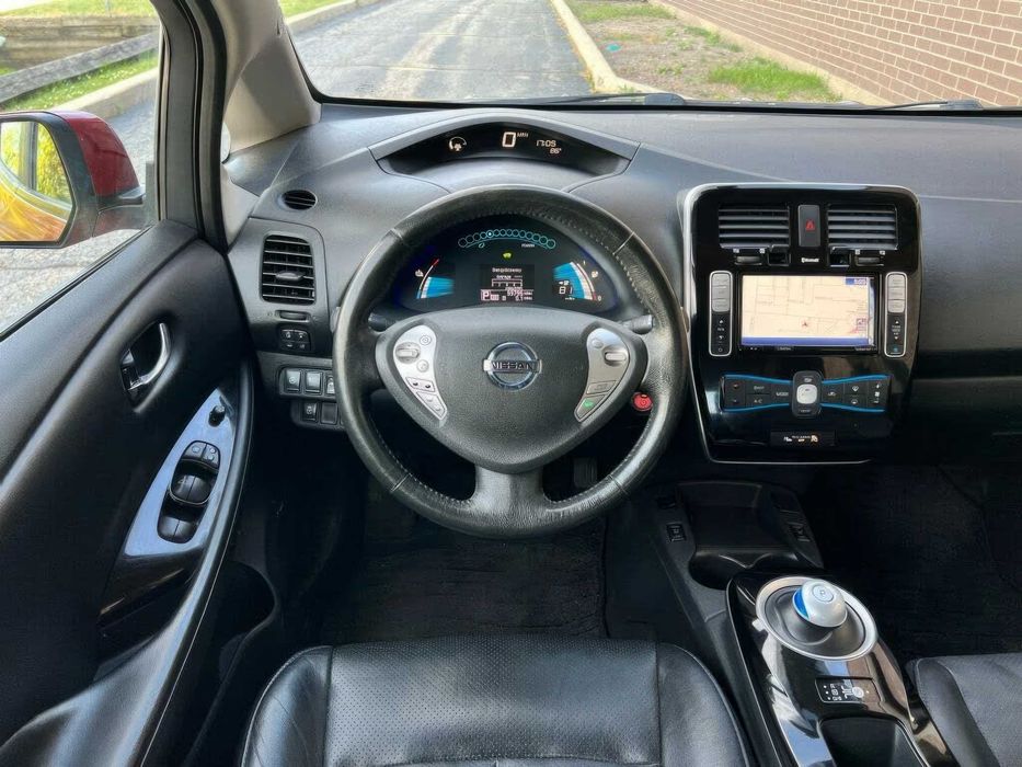 Nissan LEAF SL      2014