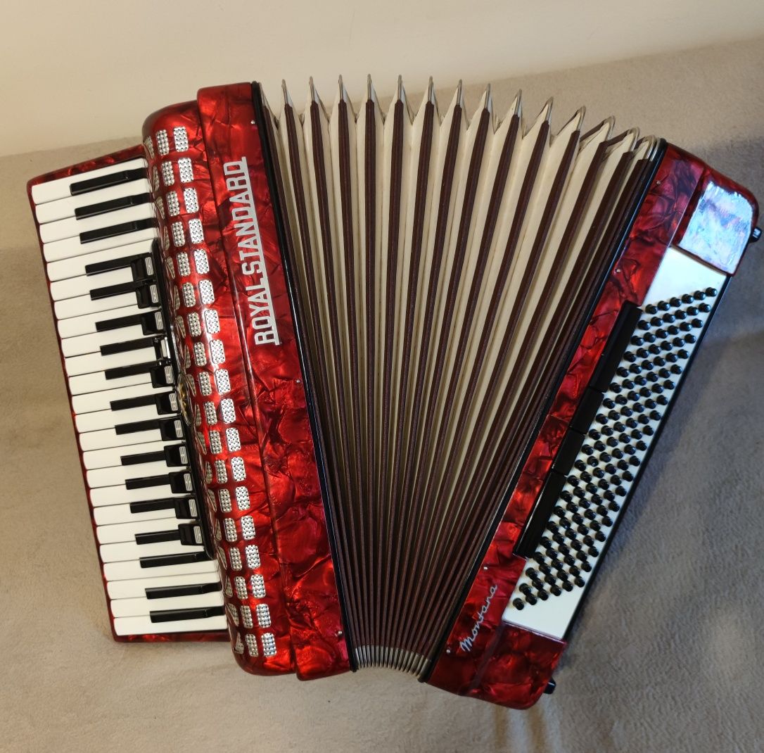 Akordeon Royal Standard - Montana 120 basów