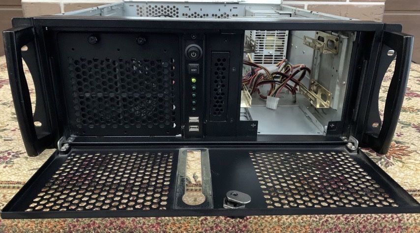Сервер Supermicro Chenbro.