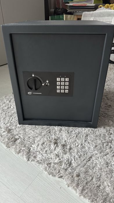 Cofre eletronico Standers 40L novo
