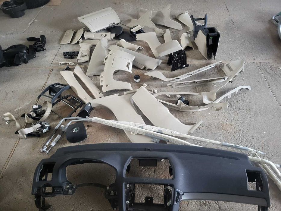Skoda Octavia II Deska konsola cały środek jasny kombi.