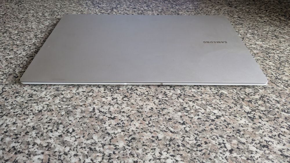 Samsung Galaxy Book 2 Pro AMOLED OLED i7 1260p 16 RAM