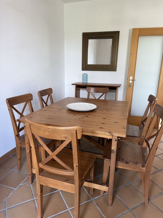 Mesa de sala castanha