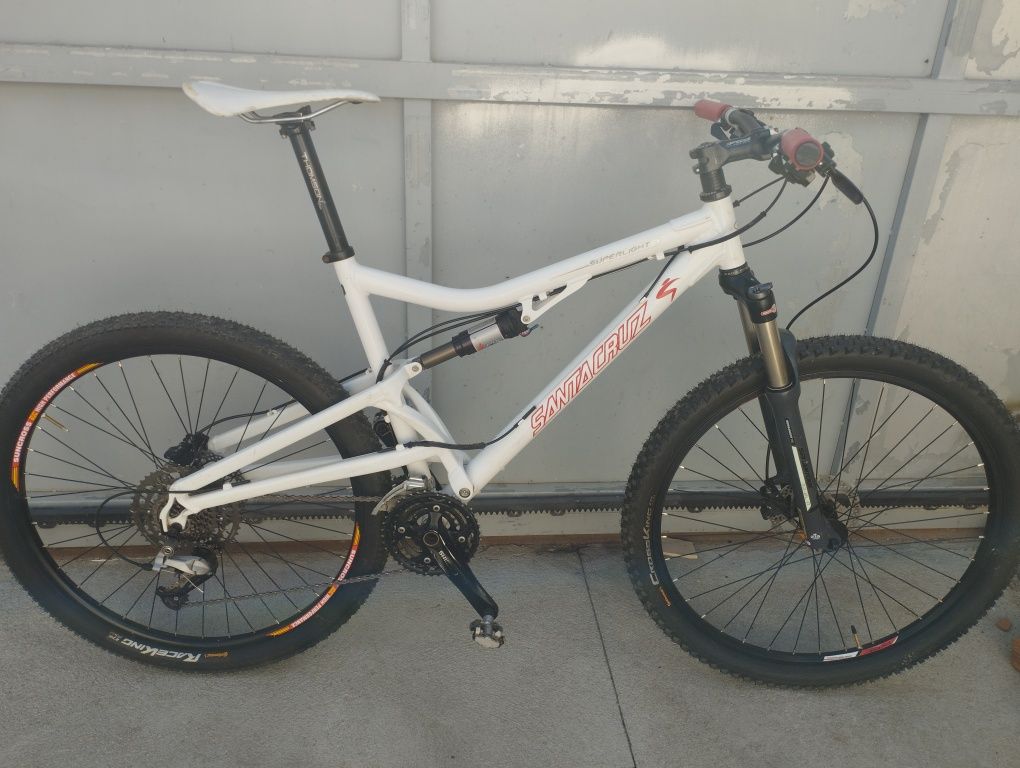 Bicicleta BTT Santa Cruz Superlight c/ rodas 27,5