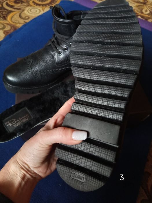 Продам мужскую зиммнюю обувь,кожа и мех натуральный, фирменные.