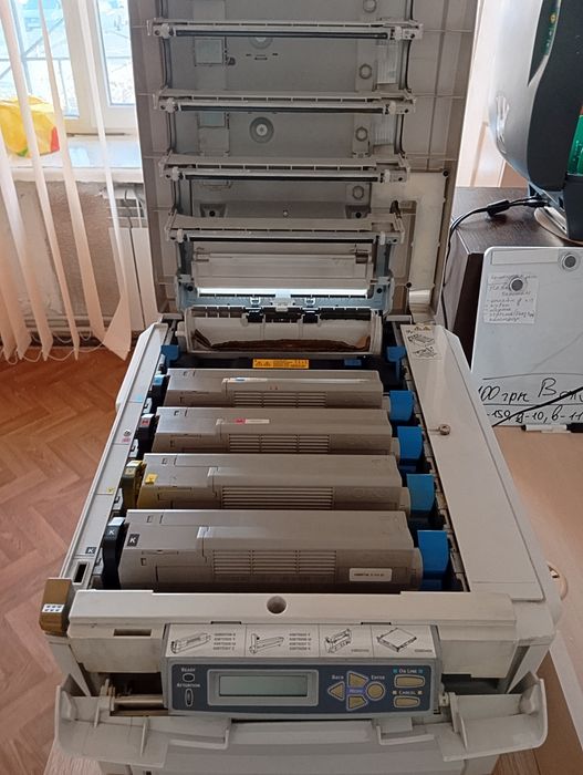 Лазерний кольоровий принтер OKI C5650