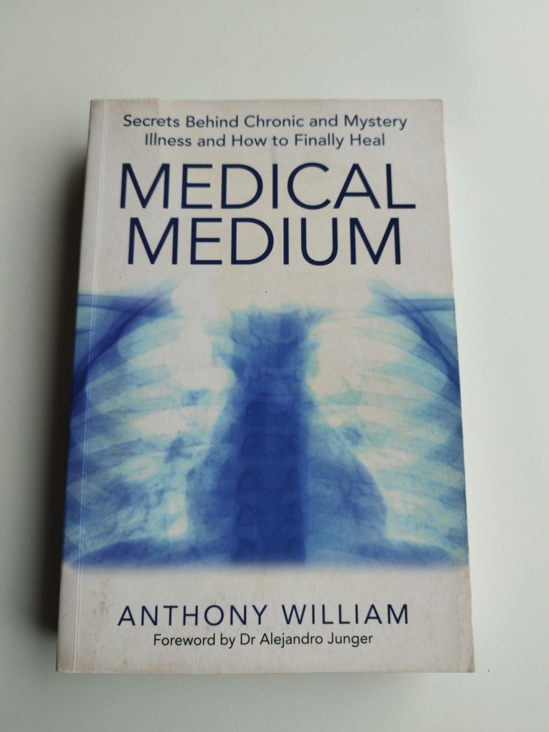 Livro "medical médium"