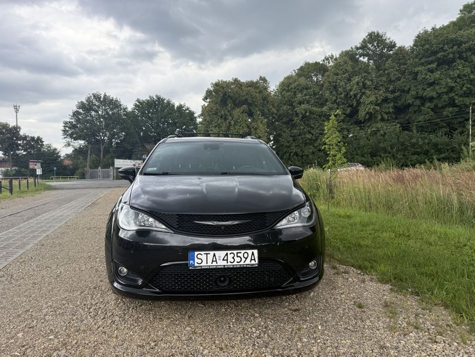 Chrysler Pacifica Chrysler Pacifica Limited S bezwypadkowy, faktura VAT!