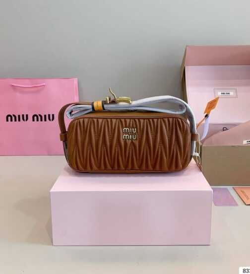 Torebka Miu Miu torba, skóra 630-56