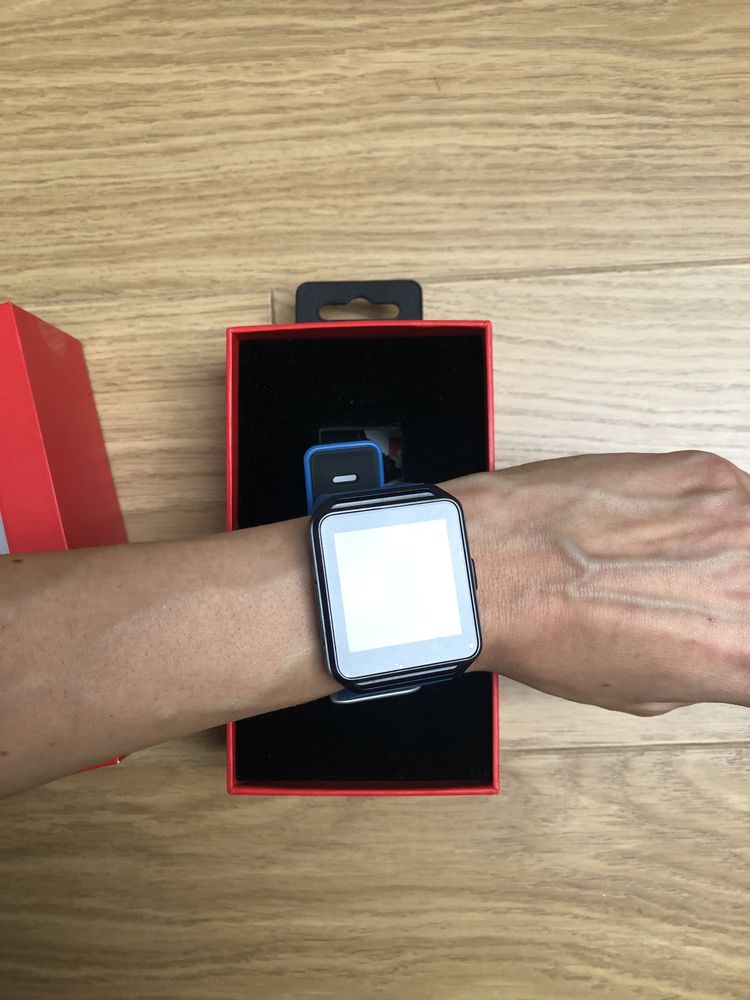 Smartwatch FitGo FW15 square