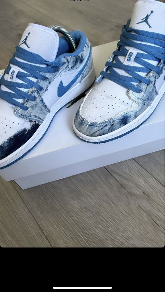 Nike jordan 1 azuis e brancos tipo ganga