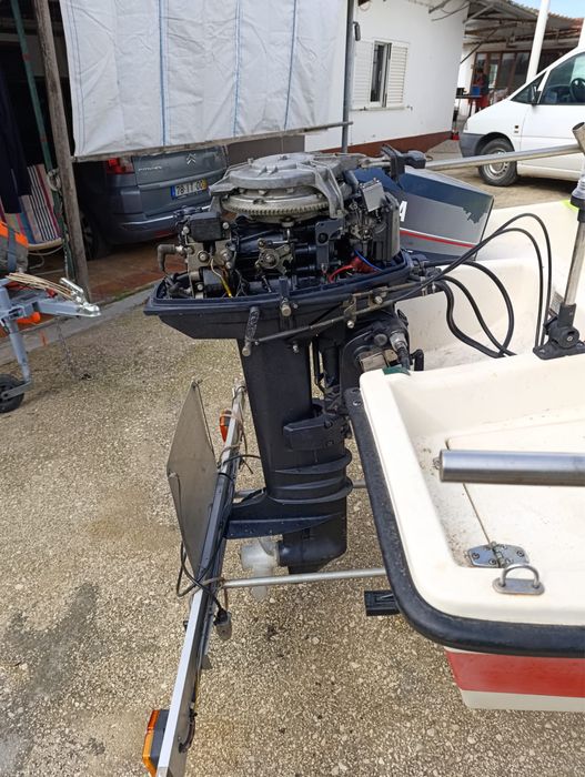 Barco Delfus 450 com Yamaha 20 CV
