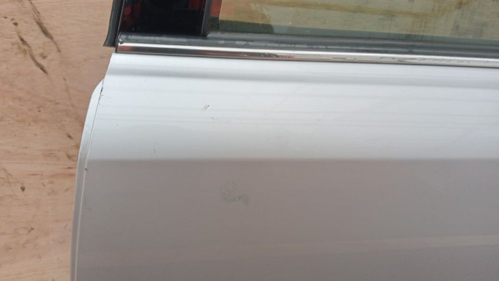 Lexus Is220   Sedan Drzwi Tył Lewy 1G1