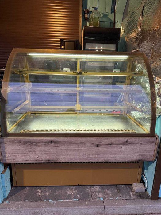 Вітрина холодильник кондитерська серія ГОЛЛД