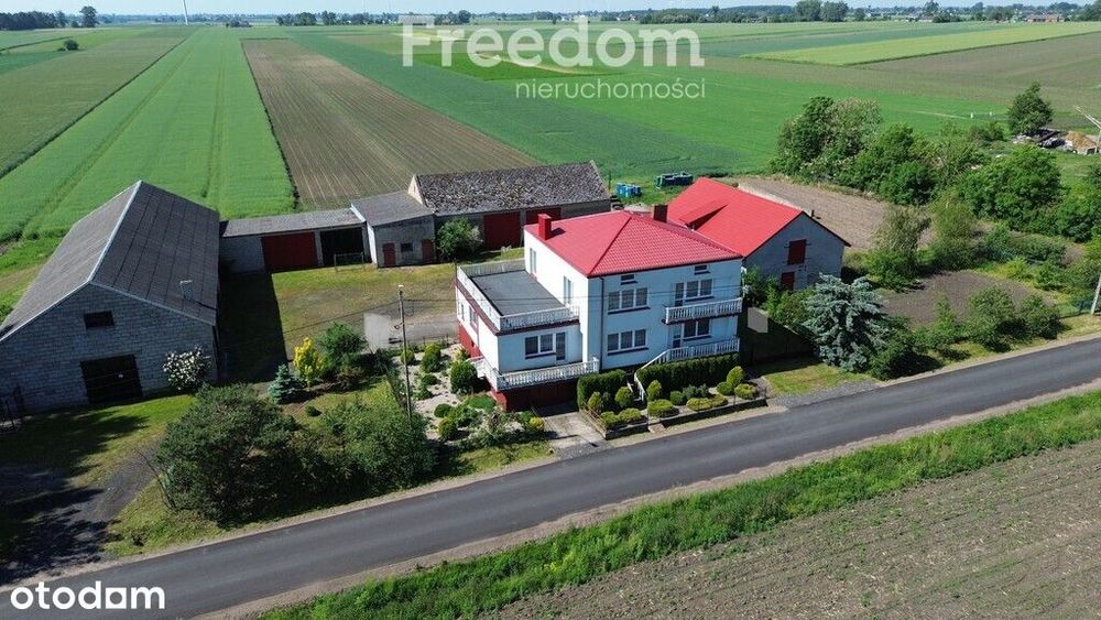 Dom z osobnym mieszkaniem i 3 budynkami gospod.