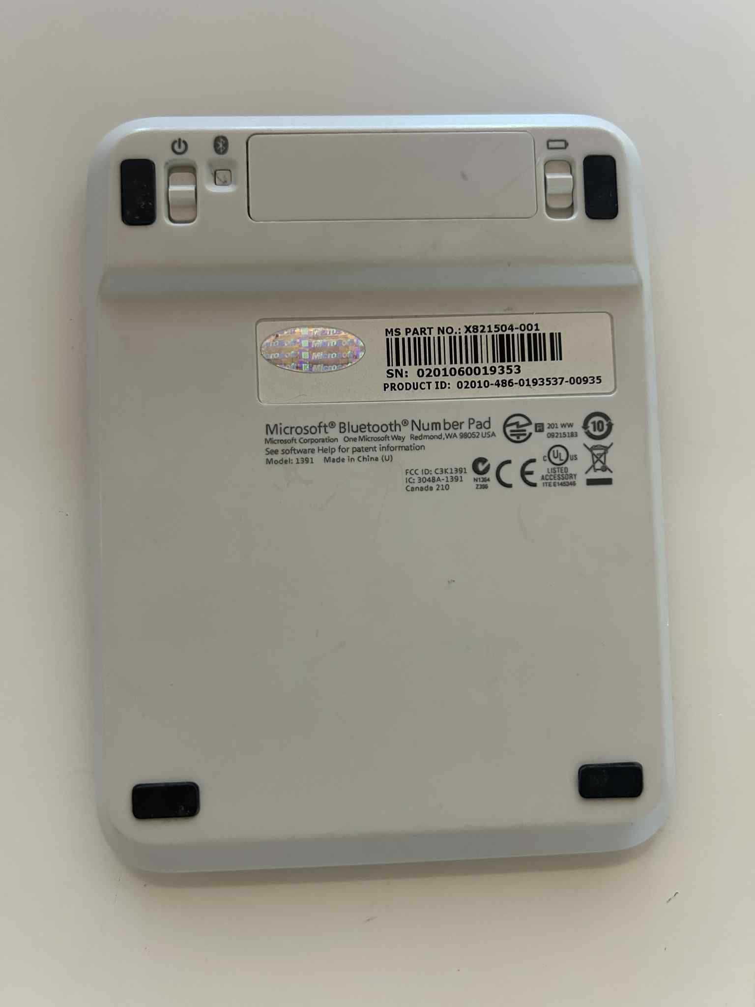 Microsoft Bluetooth Number Pad (model 13910)