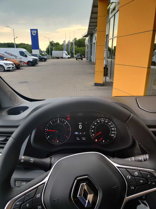 Tani wynajem busa 9 osobowego Renault Trafic ExtraLong