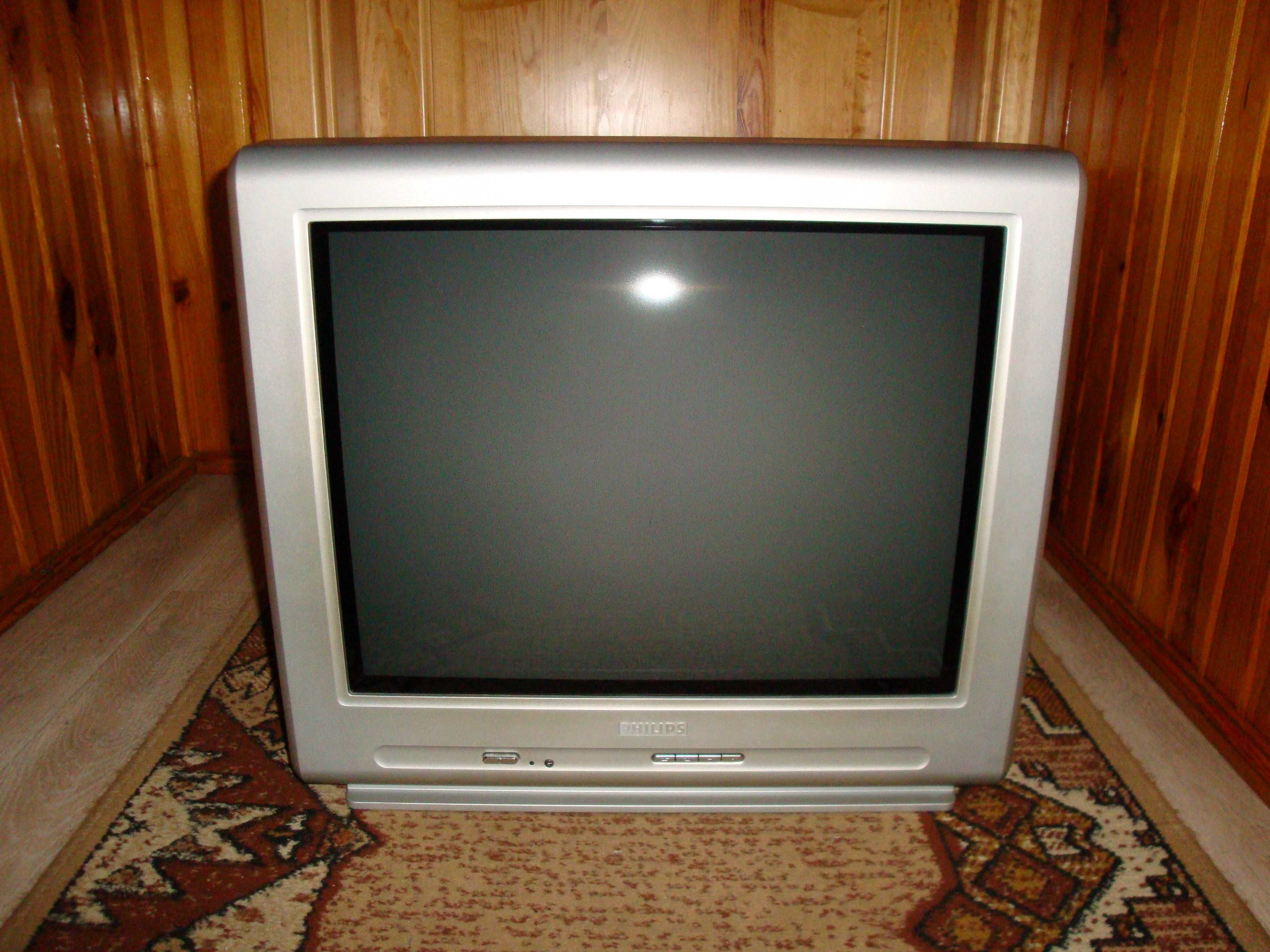 Telewizor starszej generacji, kineskopowy,  Philips 21 cali z pilotem.