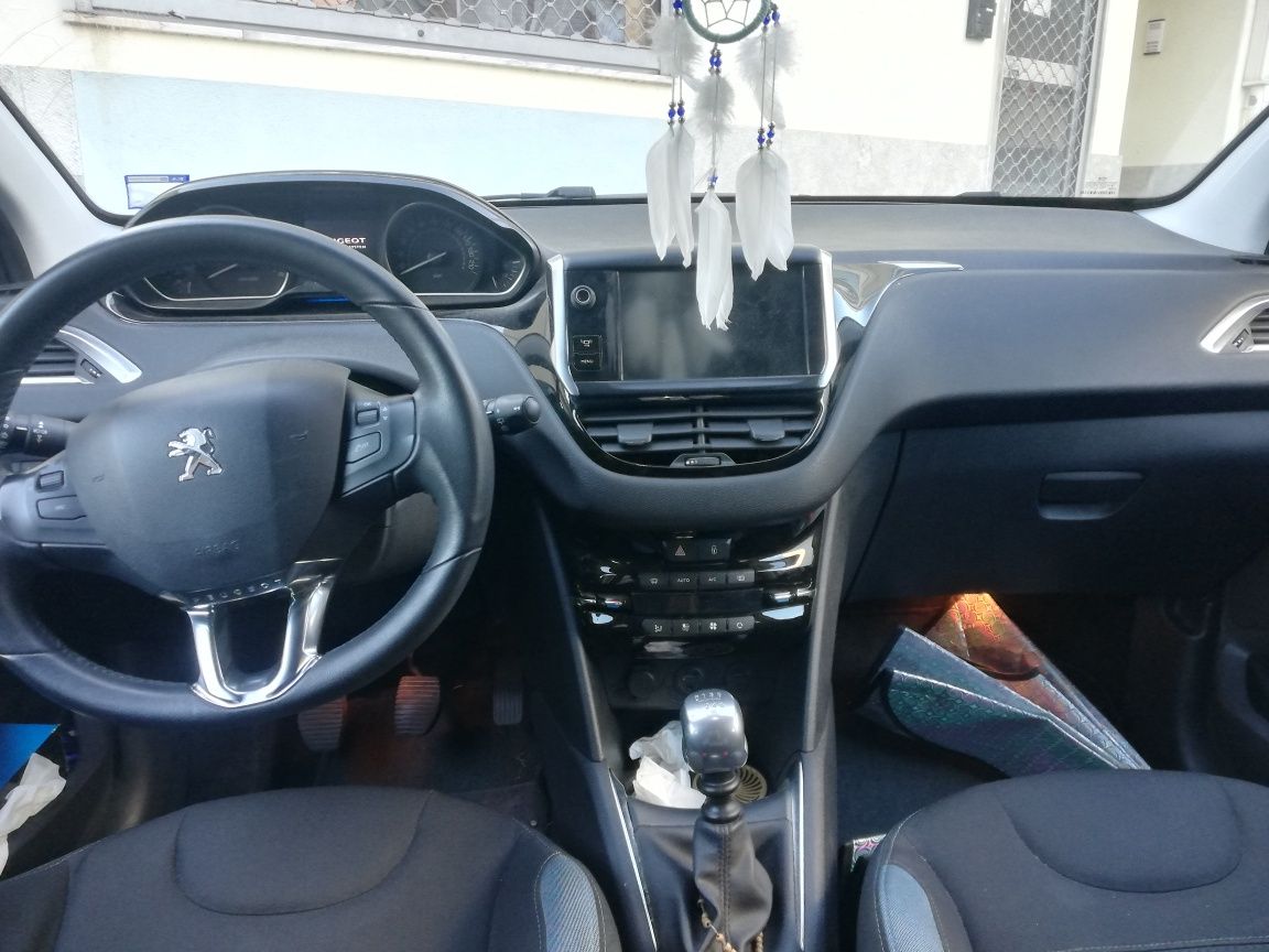 Peugeot 208 e-hdi
