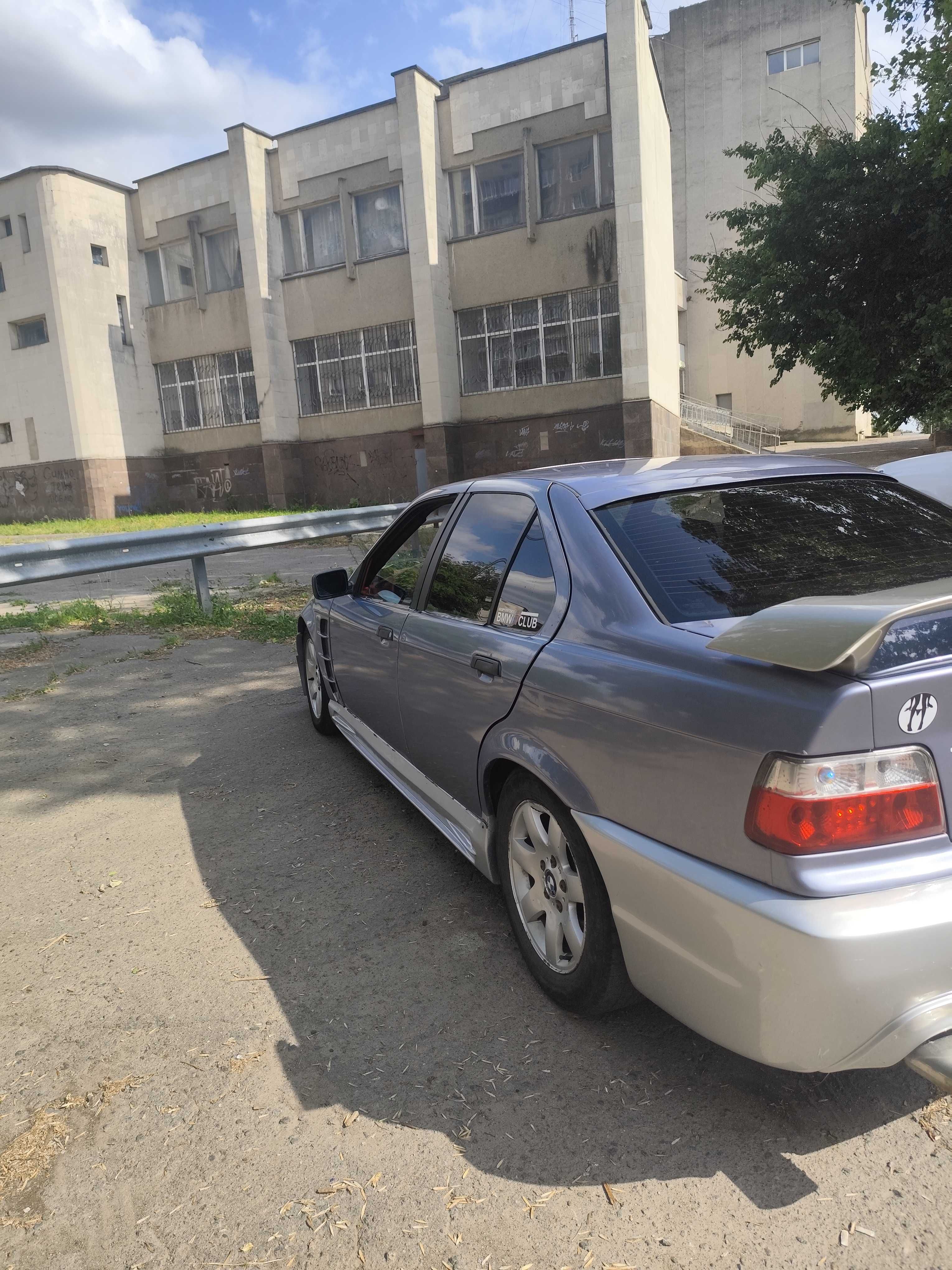 Продам BMW E36 тюнінг проект.