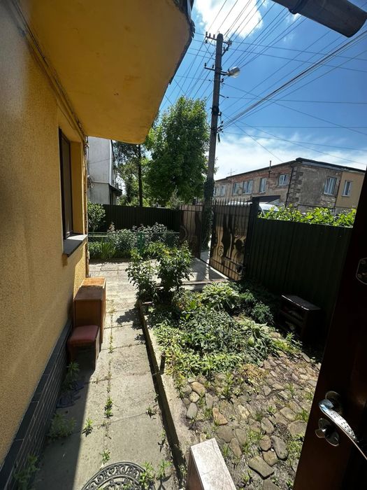 Продаж будинку вул Папоротна