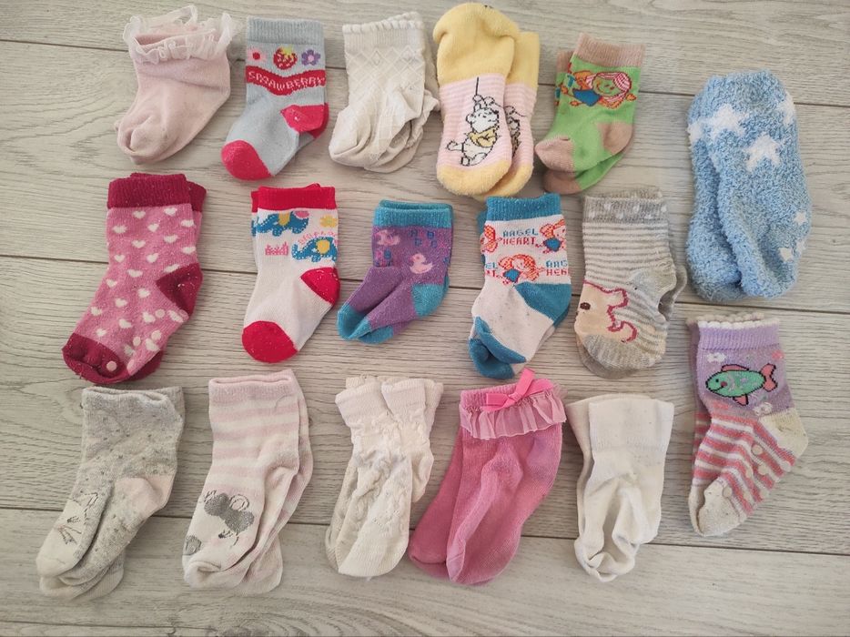 Skarpetki niemowlęce od urodzenia 17 sztuk.