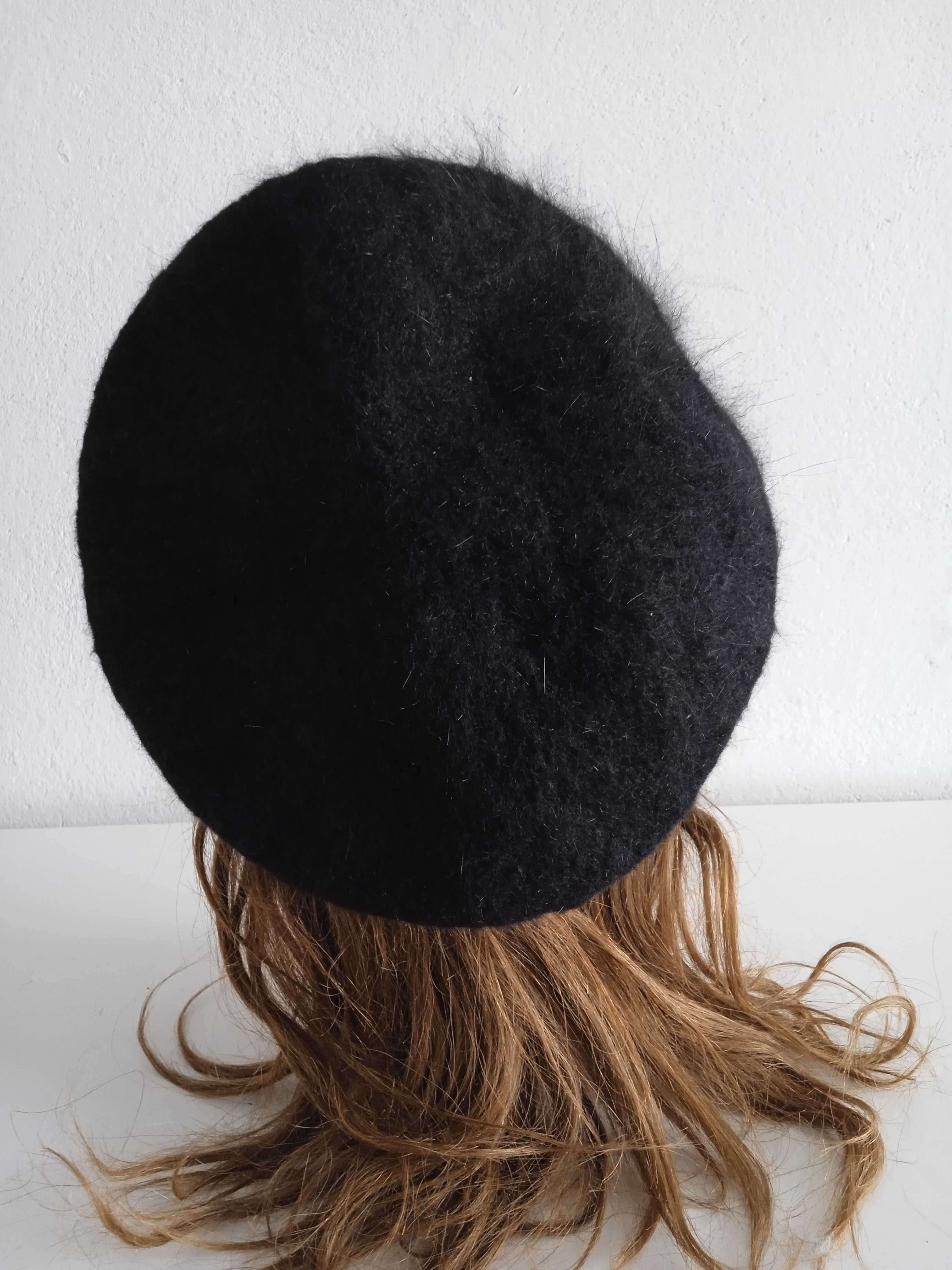 Czarny beret moherkowy