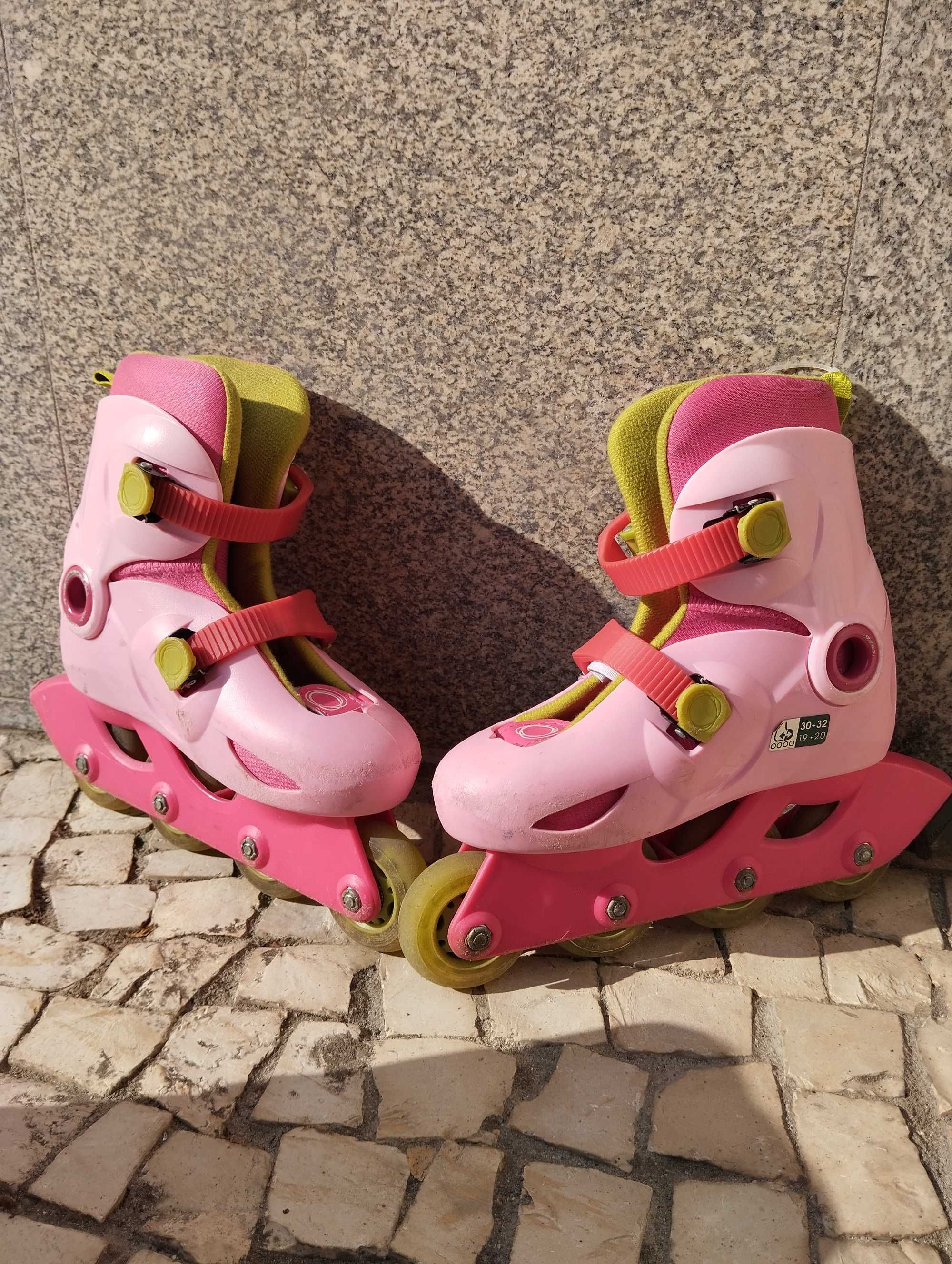 Patins em linha, menina