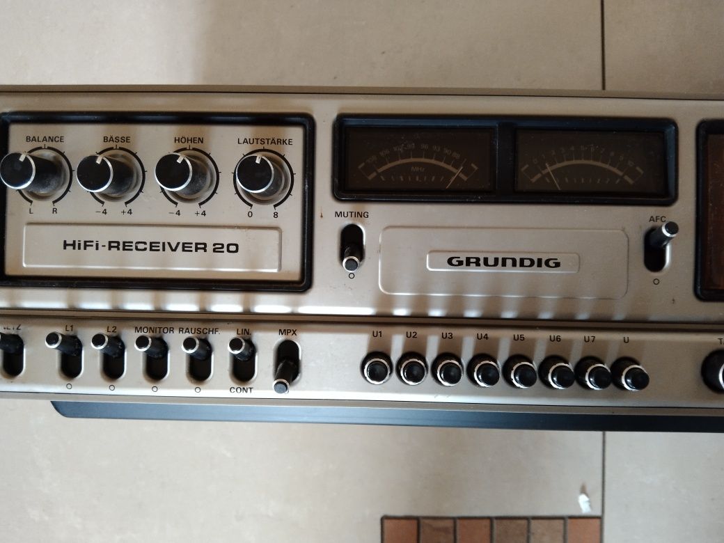 Stary Ampituner GRUNDIG Receiver 20