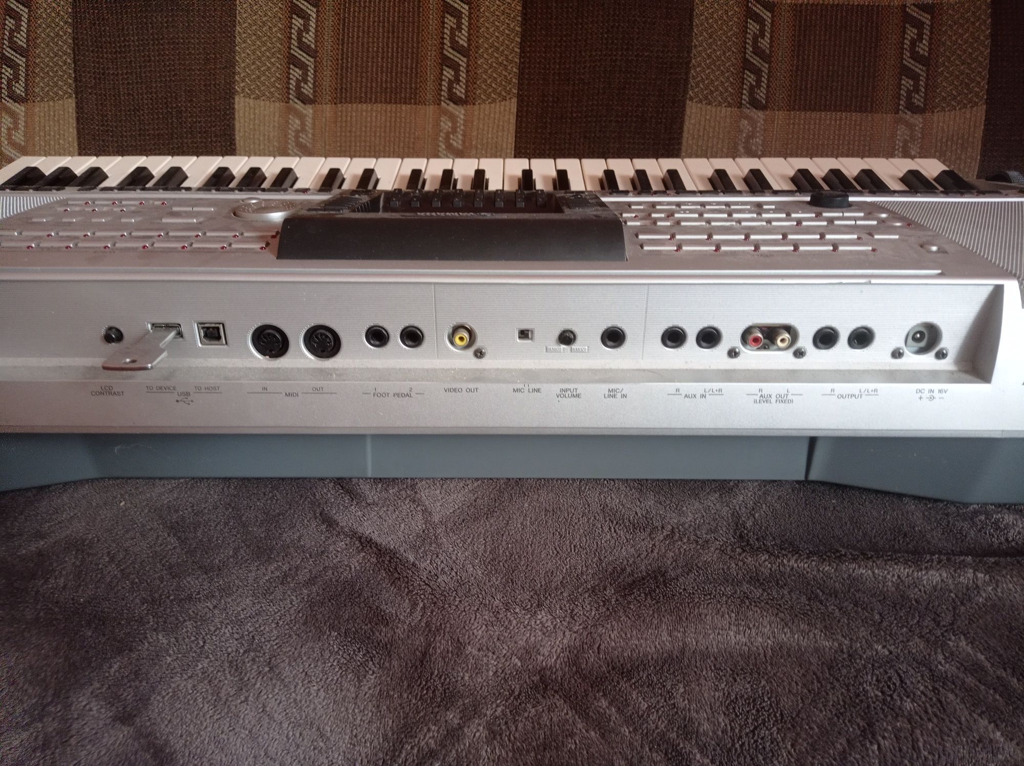 Продам Yamaha psr 3000
