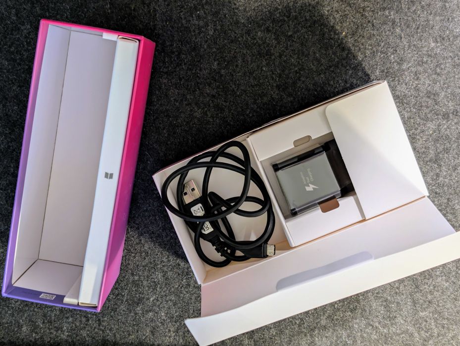 Huawei P10 lite 3/32 czarny + pudełko, ładowarka, etui Surazo