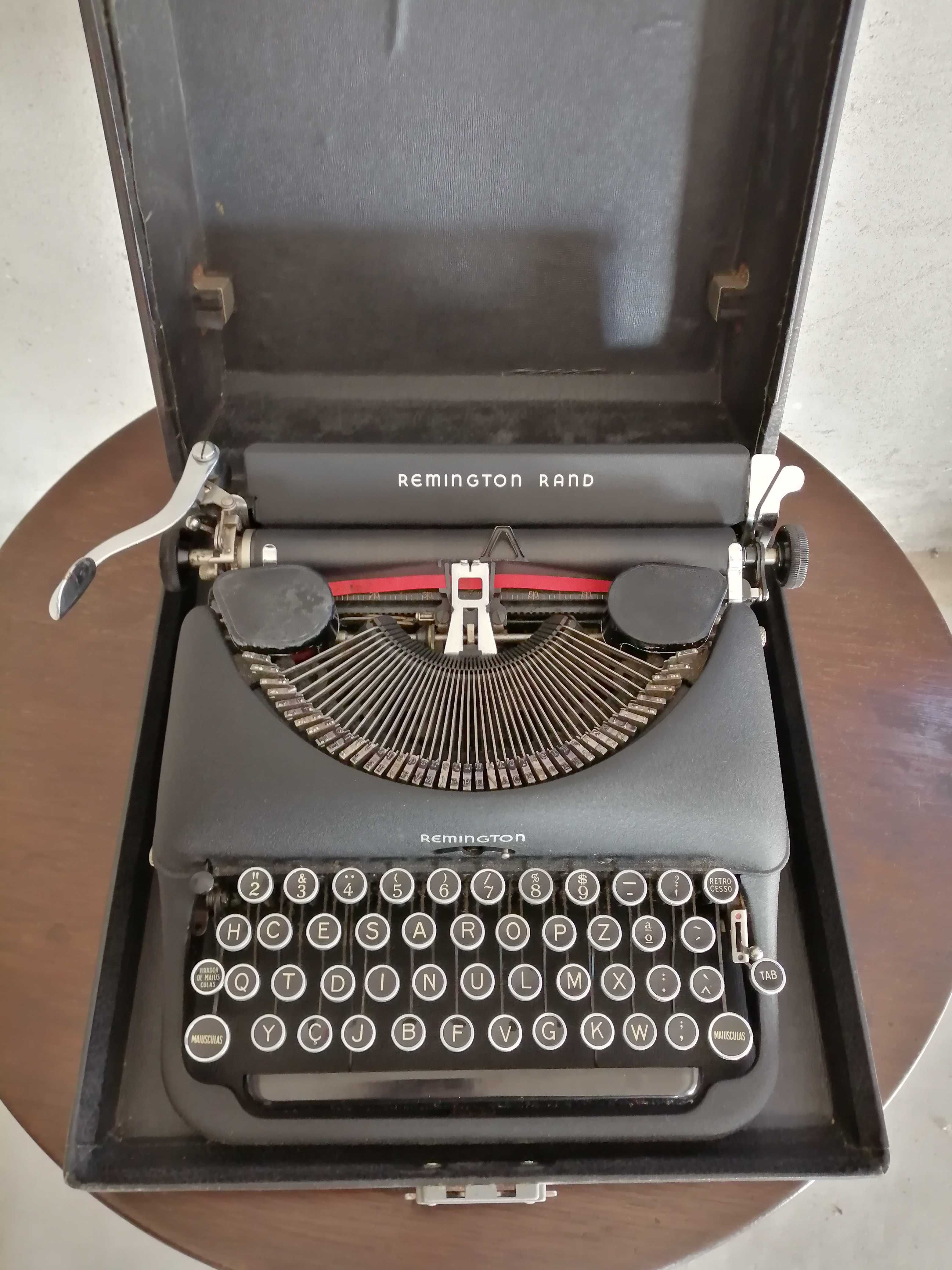 Máquina de escrever Remington Rand