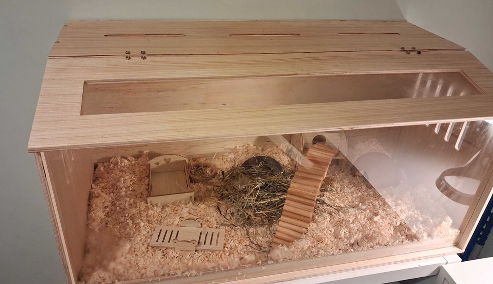 Klatka dla chomika - drewniana,nowa z wyposażeniem