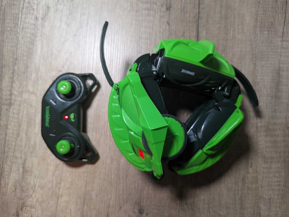 Дрон Terrasect Force Атакуючий трансформер на пульті керування