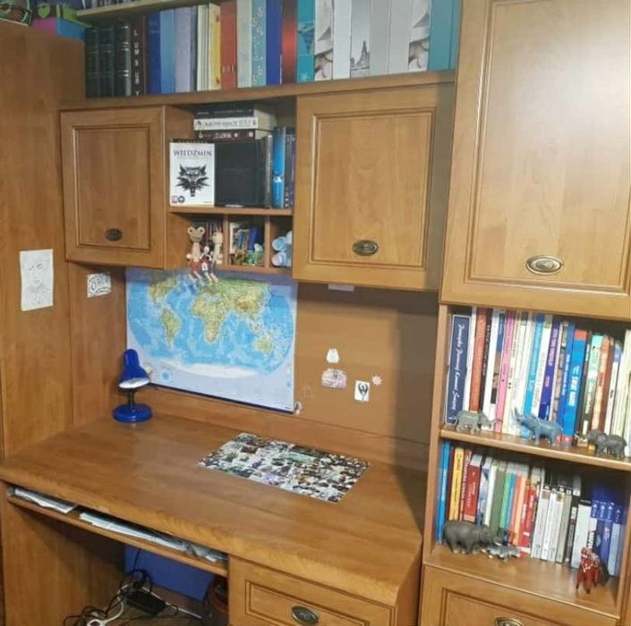 Zestaw mebli - meblościanka -  regał, szafka, biurko