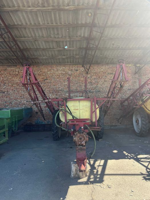 Обприскувач причіпний Hardi (18 м.)