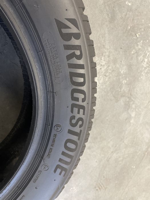 2x Opona zimowa 215/55 R17 Bridgestone