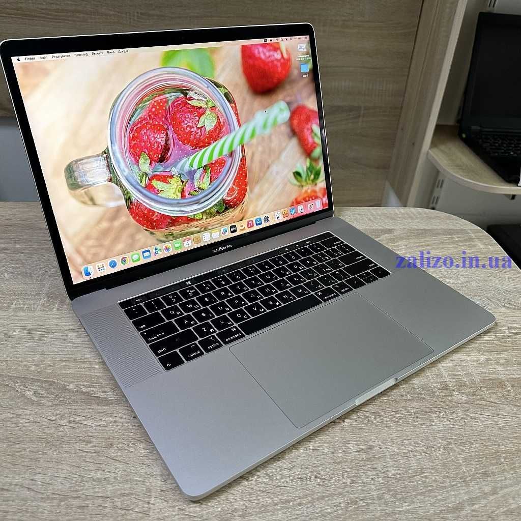 ноутбук Apple MacBook Pro 15 2018 i7/16GB/256GB/Radeon 4GB A1990